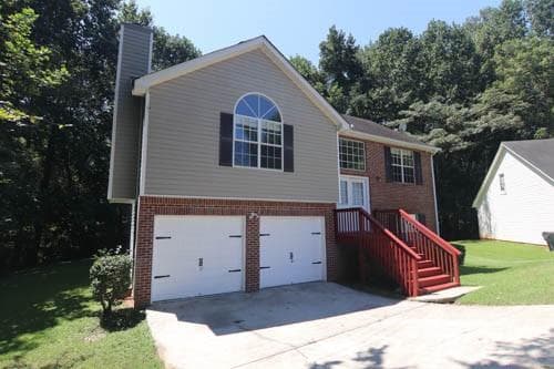 3 bedroom, 2 bathroom, 1,364 sq ft single family residence under contract at 1094 Sugarcreek Way, Riverdale, GA 30296 — photo 4