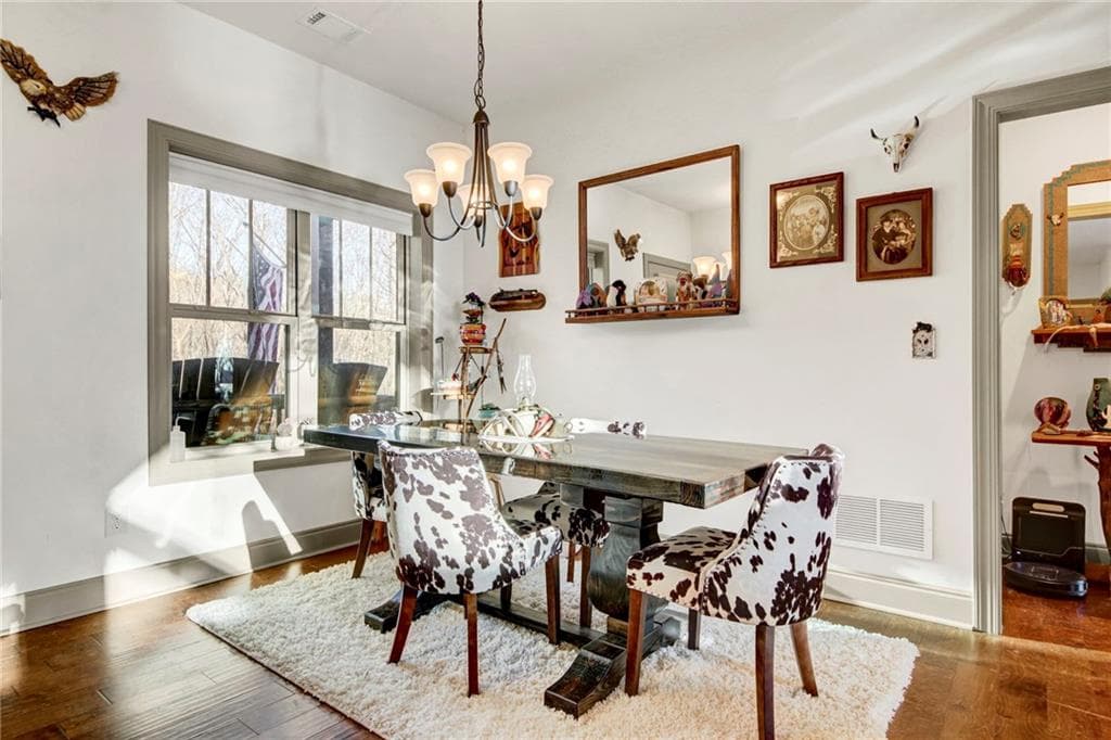 3 bedroom, 2 bathroom, 1,835 sq ft single family residence for sale at 2406 Winterview Ridge, Gainesville, GA 30506 — photo 7