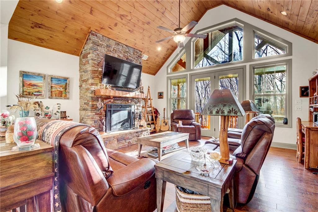 3 bedroom, 2 bathroom, 1,835 sq ft single family residence for sale at 2406 Winterview Ridge, Gainesville, GA 30506 — photo 8
