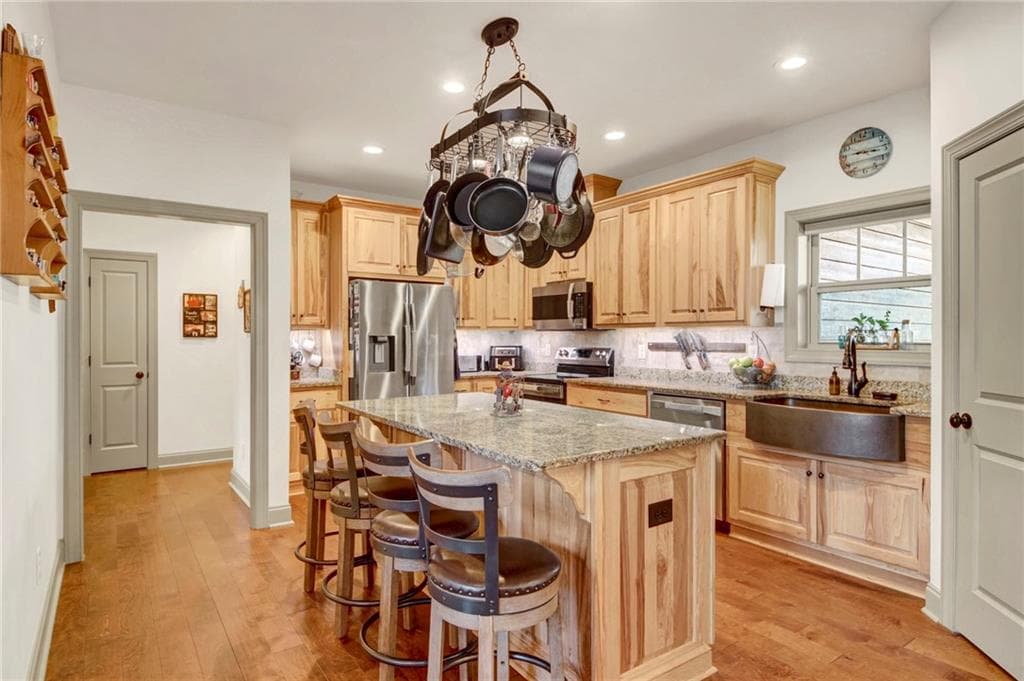 3 bedroom, 2 bathroom, 1,835 sq ft single family residence for sale at 2406 Winterview Ridge, Gainesville, GA 30506 — photo 10