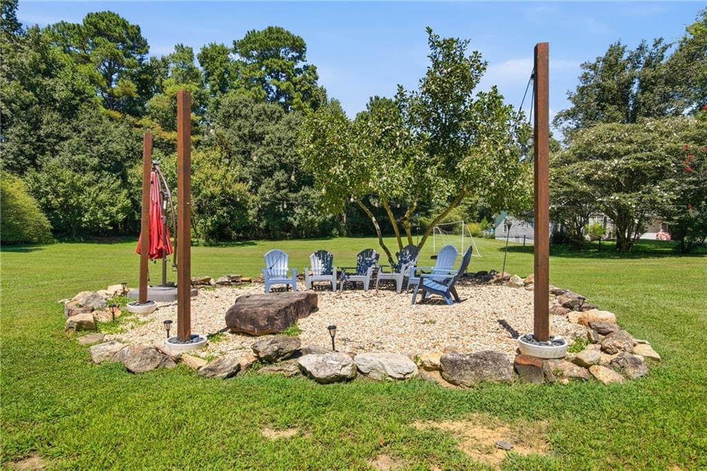 3 bedroom, 2 bathroom, 1,270 sq ft single family residence for sale at 2010 Tomahawk Lane, Cumming, GA 30028 — photo 5