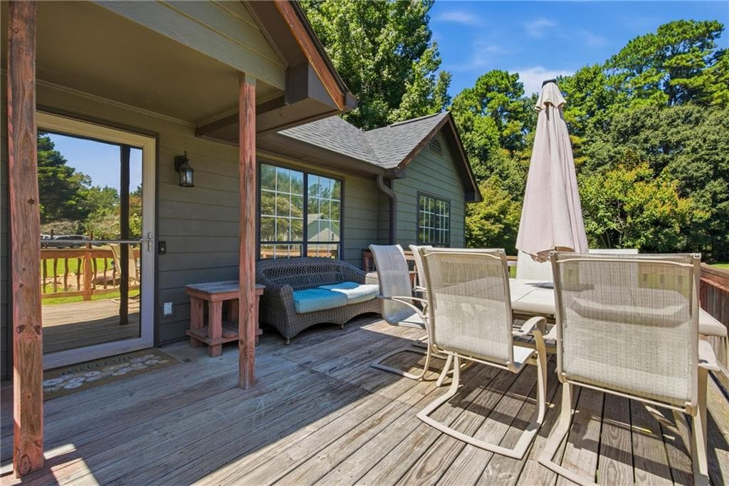 3 bedroom, 2 bathroom, 1,270 sq ft single family residence for sale at 2010 Tomahawk Lane, Cumming, GA 30028 — photo 9