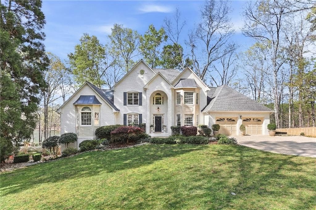 4 bedroom, 5 bathroom, 6,117 sq ft single family residence under contract at 3176 Deepwater Drive, Gainesville, GA 30506 — photo 2