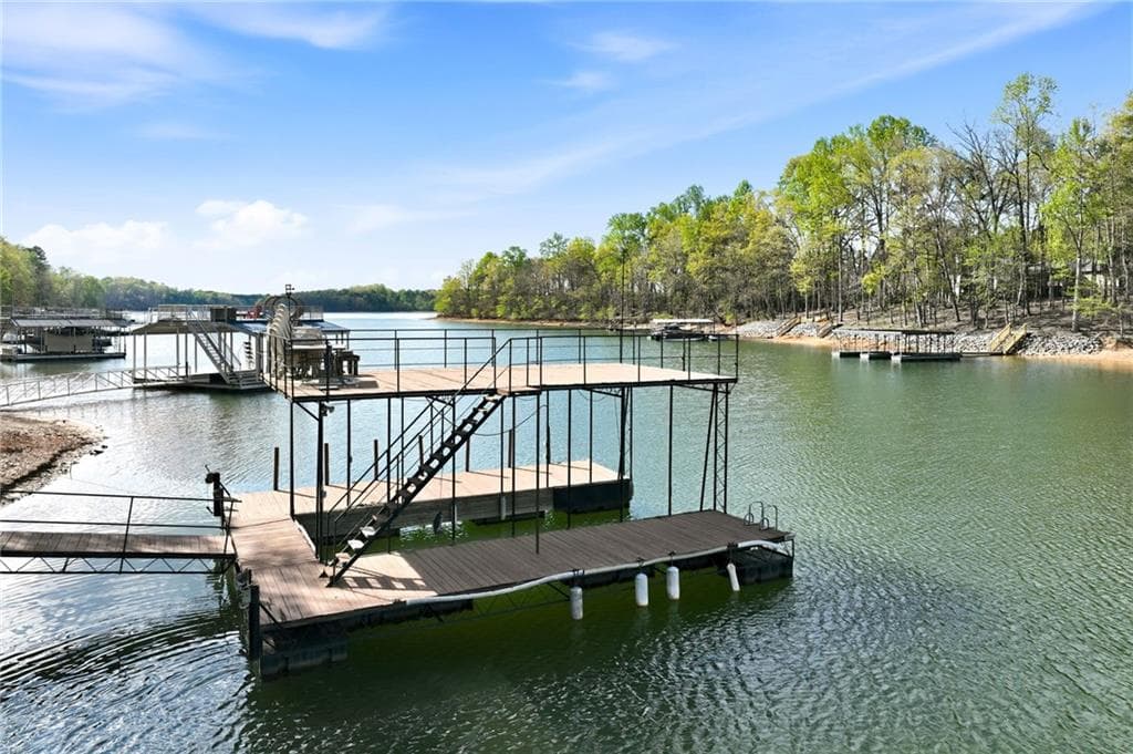 4 bedroom, 5 bathroom, 6,117 sq ft single family residence under contract at 3176 Deepwater Drive, Gainesville, GA 30506 — photo 5