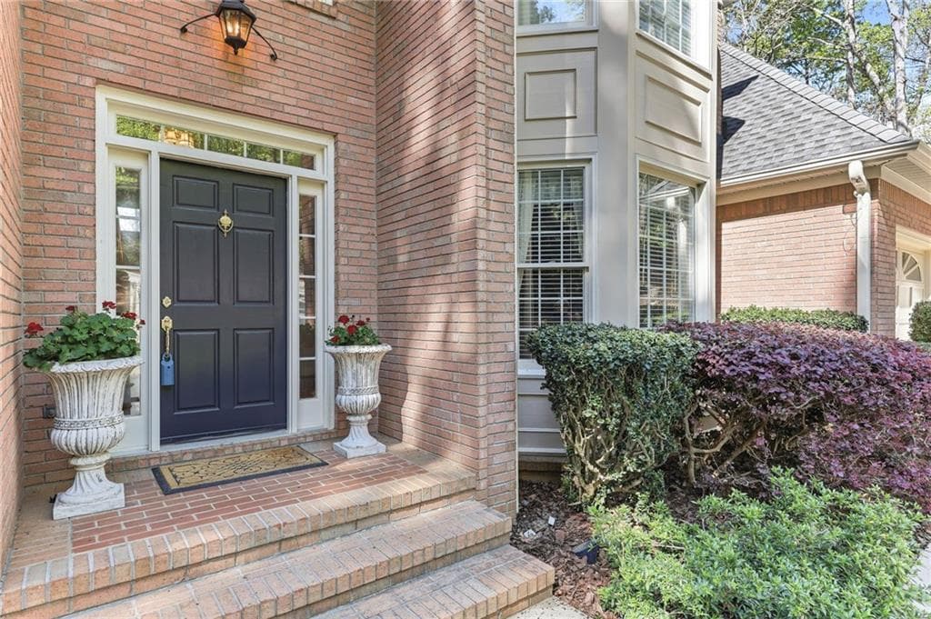 4 bedroom, 5 bathroom, 6,117 sq ft single family residence under contract at 3176 Deepwater Drive, Gainesville, GA 30506 — photo 8