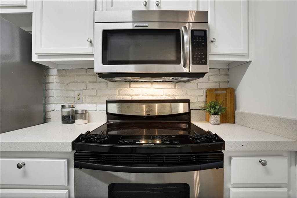2 bedroom, 2 bathroom, 1,130 sq ft condominium for sale at 2700 Pine Tree Road 1017, Atlanta, GA 30324 — photo 5