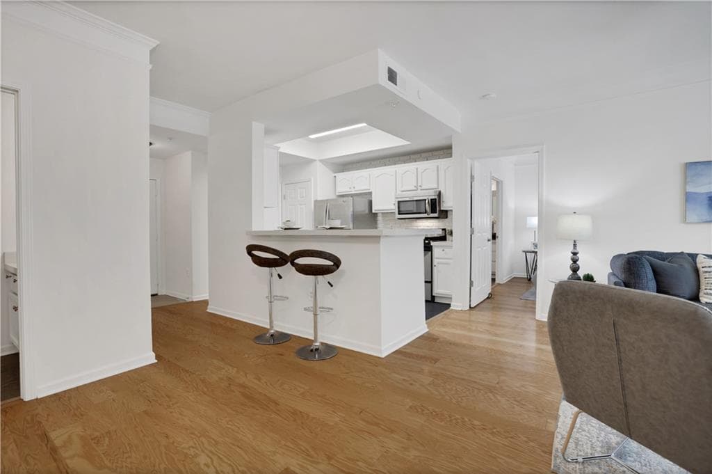 2 bedroom, 2 bathroom, 1,130 sq ft condominium for sale at 2700 Pine Tree Road 1017, Atlanta, GA 30324 — photo 10