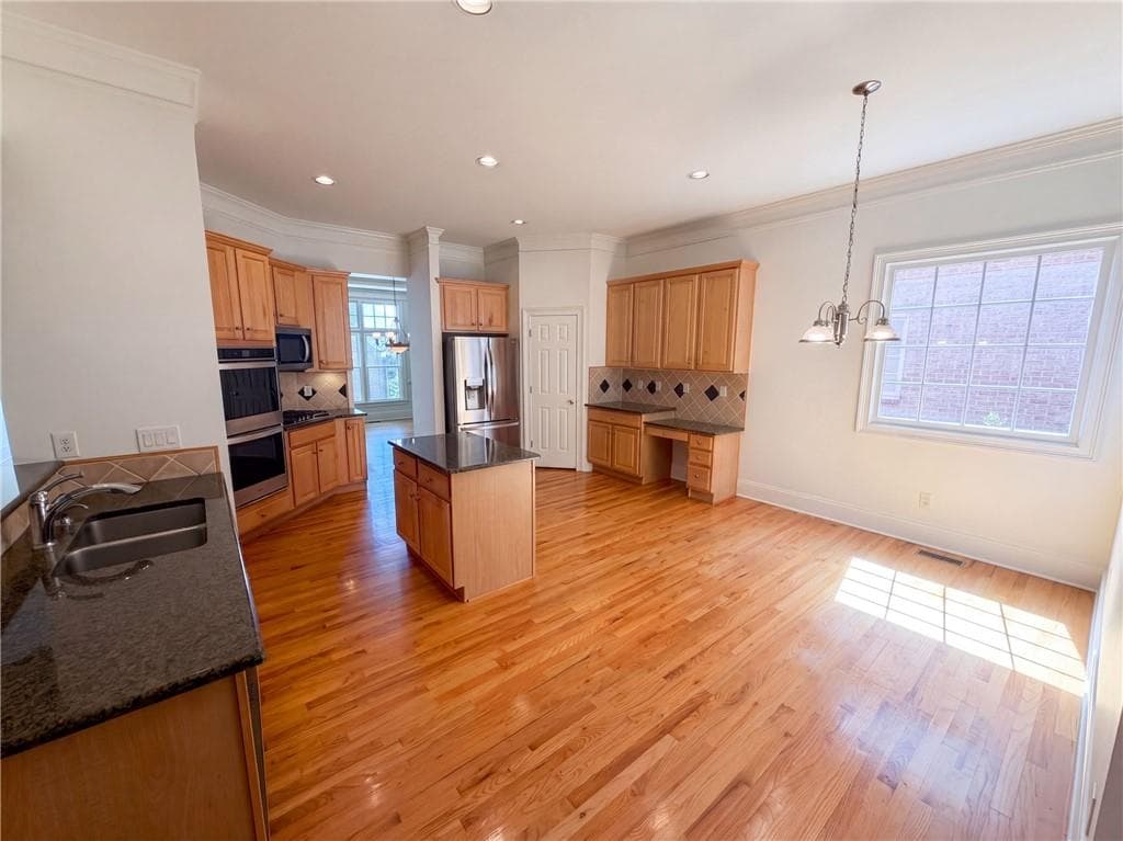 5 bedroom, 4 bathroom, 4,102 sq ft single family residence for sale at 3725 Wescott Way, Sandy Springs, GA 30319 — photo 6