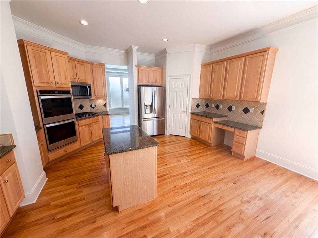 5 bedroom, 4 bathroom, 4,102 sq ft single family residence for sale at 3725 Wescott Way, Sandy Springs, GA 30319 — photo 9