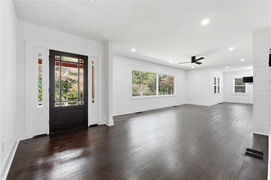 3 bedroom, 2 bathroom, 2,217 sq ft single family residence for sale at 2304 Rugby Lane, College Park, GA 30337 — photo 5