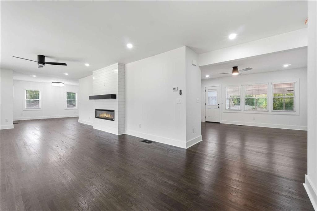 3 bedroom, 2 bathroom, 2,217 sq ft single family residence for sale at 2304 Rugby Lane, College Park, GA 30337 — photo 6
