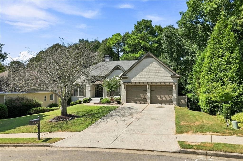 5 bedroom, 3 bathroom, 3,439 sq ft single family residence under contract at 520 Chestnut Walk, Canton, GA 30114 — photo 2