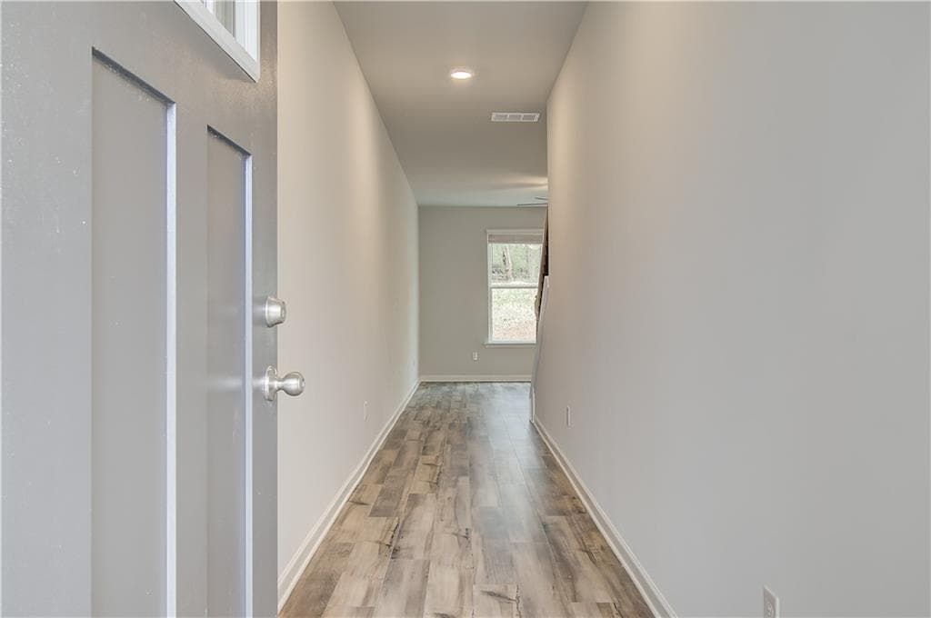 3 bedroom, 3 bathroom, 1,718 sq ft condominium under contract at 667 Treasure Drive, Stockbridge, GA 30281 — photo 2