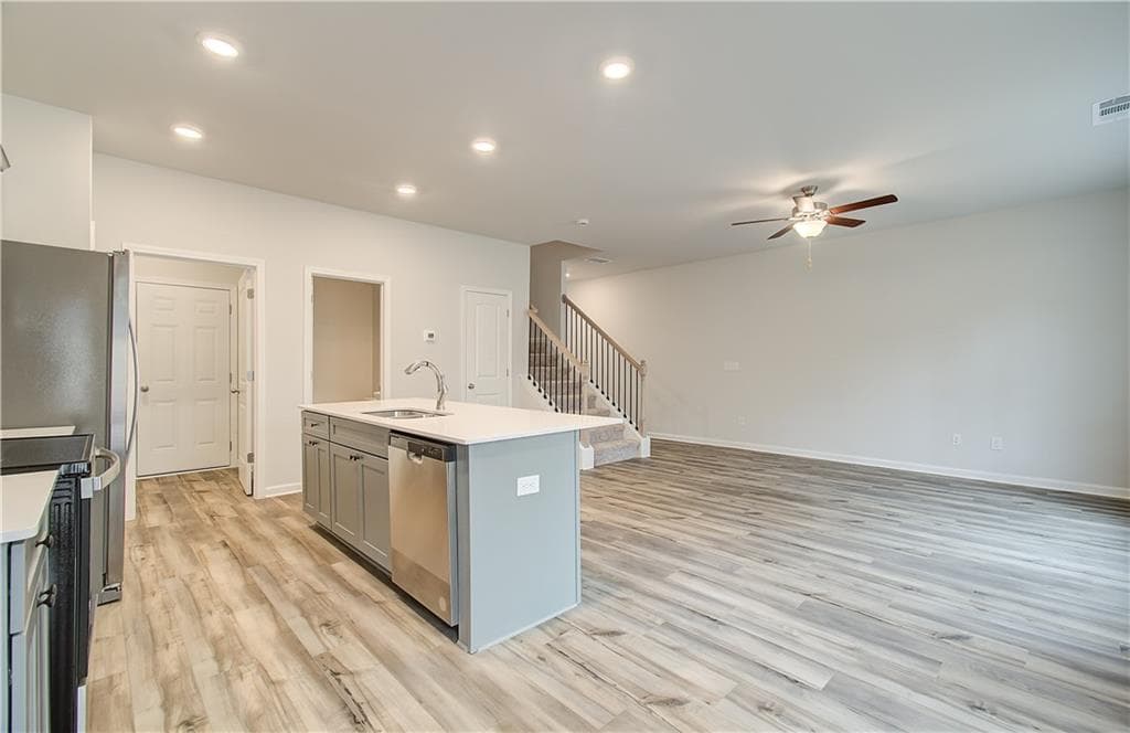 3 bedroom, 3 bathroom, 1,718 sq ft condominium under contract at 667 Treasure Drive, Stockbridge, GA 30281 — photo 7