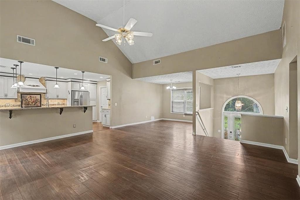 5 bedroom, 3 bathroom, 2,800 sq ft single family residence for sale at 1465 La Maison Drive, Lawrenceville, GA 30043 — photo 4