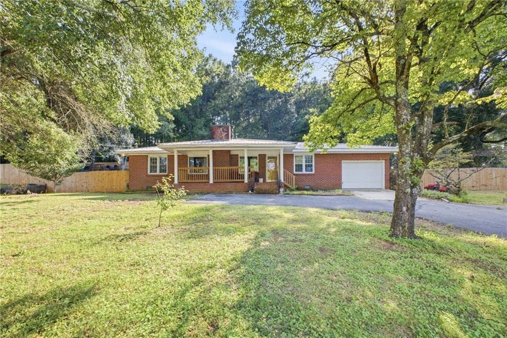 3 bedroom, 2 bathroom, 1,755 sq ft single family residence for sale at 521 Mcdaniel Station Road, Calhoun, GA 30701