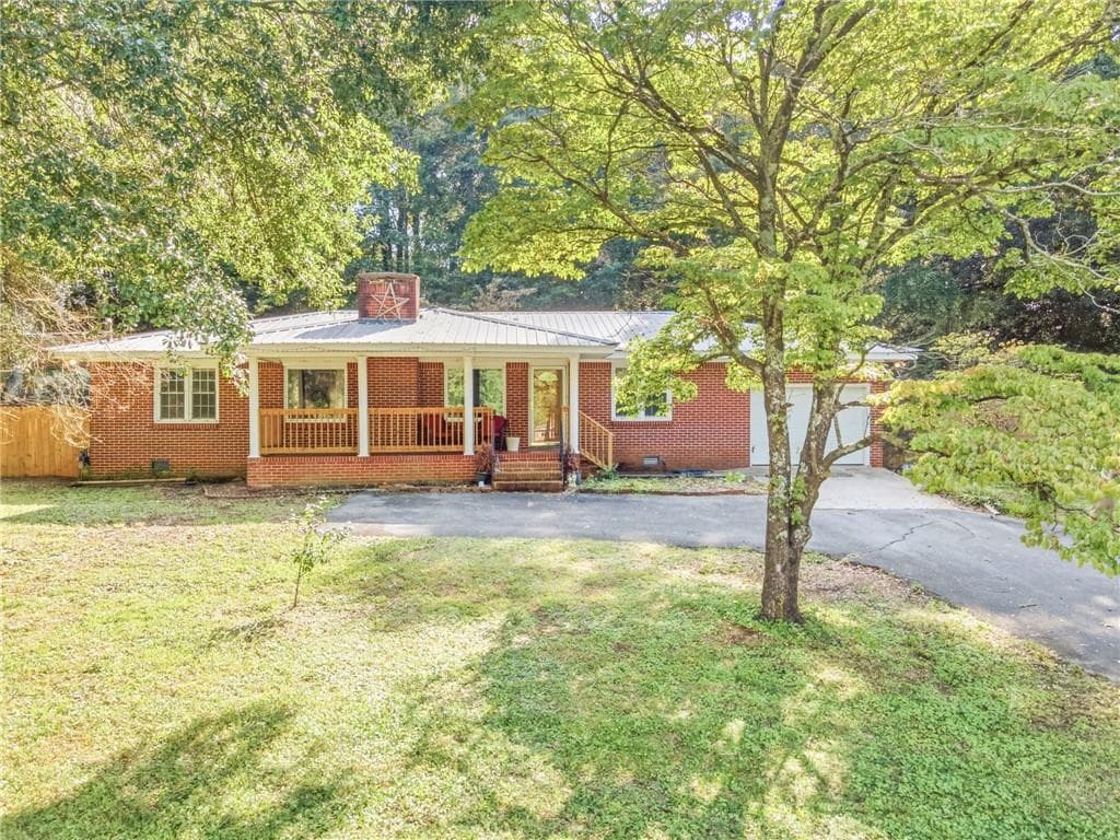 3 bedroom, 2 bathroom, 1,755 sq ft single family residence for sale at 521 Mcdaniel Station Road, Calhoun, GA 30701 — photo 2