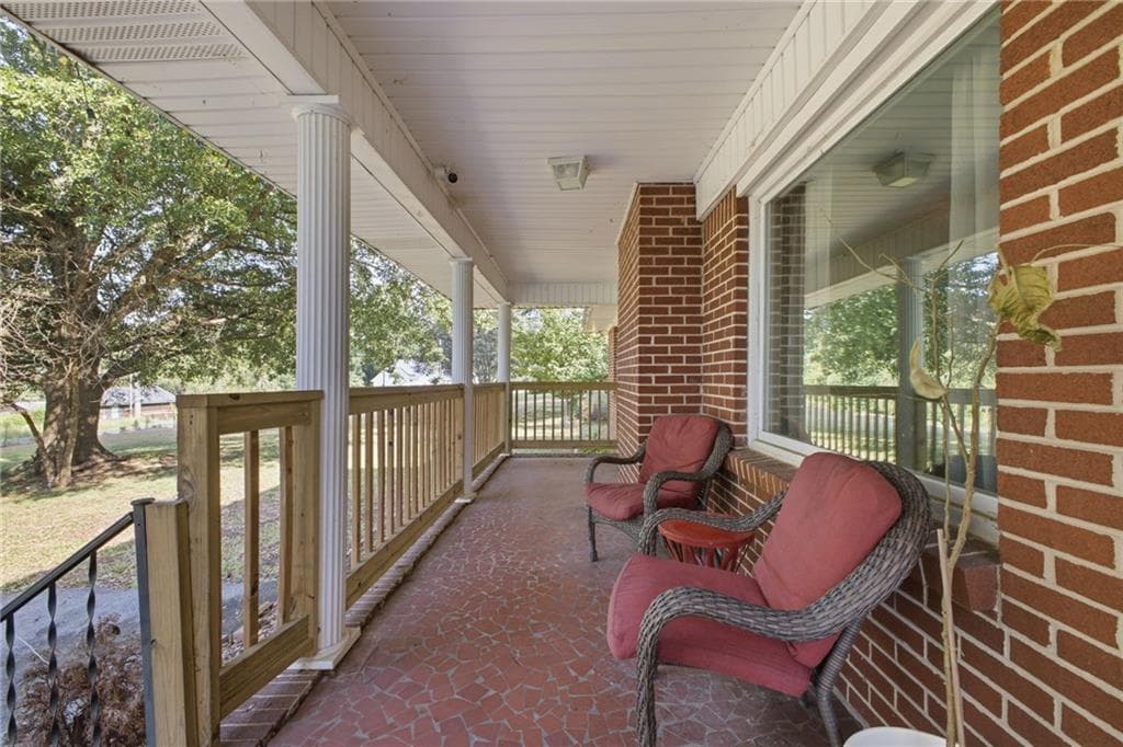 3 bedroom, 2 bathroom, 1,755 sq ft single family residence for sale at 521 Mcdaniel Station Road, Calhoun, GA 30701 — photo 7