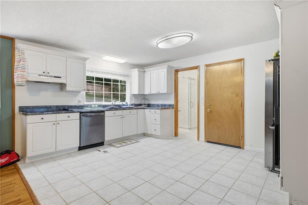3 bedroom, 2 bathroom, 1,755 sq ft single family residence for sale at 521 Mcdaniel Station Road, Calhoun, GA 30701 — photo 8