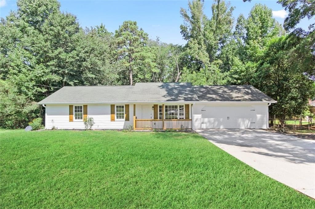 3 bedroom, 2 bathroom, 1,231 sq ft single family residence for sale at 630 Crosscreek Trail, Conyers, GA 30094
