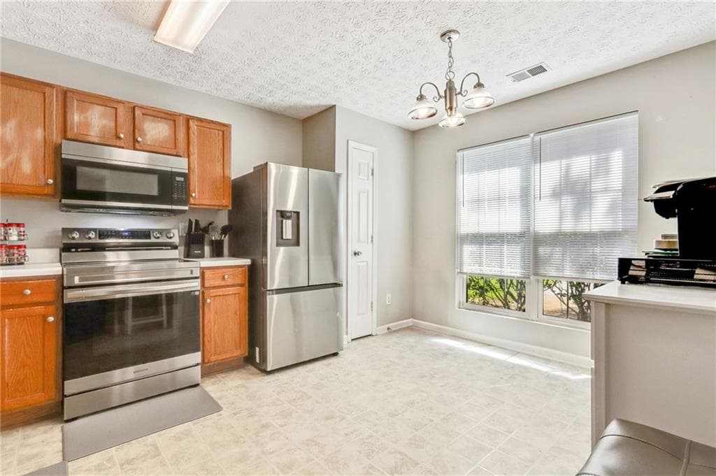 3 bedroom, 3 bathroom, 1,560 sq ft townhouse under contract at 3347 Waldrop Trail, Decatur, GA 30034 — photo 4