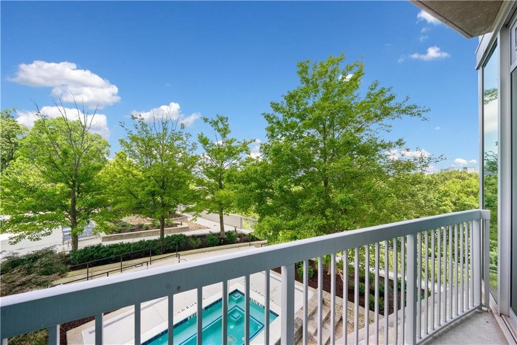 1 bedroom, 1 bathroom, 1,103 sq ft condominium for sale at 3300 Windy Ridge Parkway 621, Atlanta, GA 30339 — photo 5