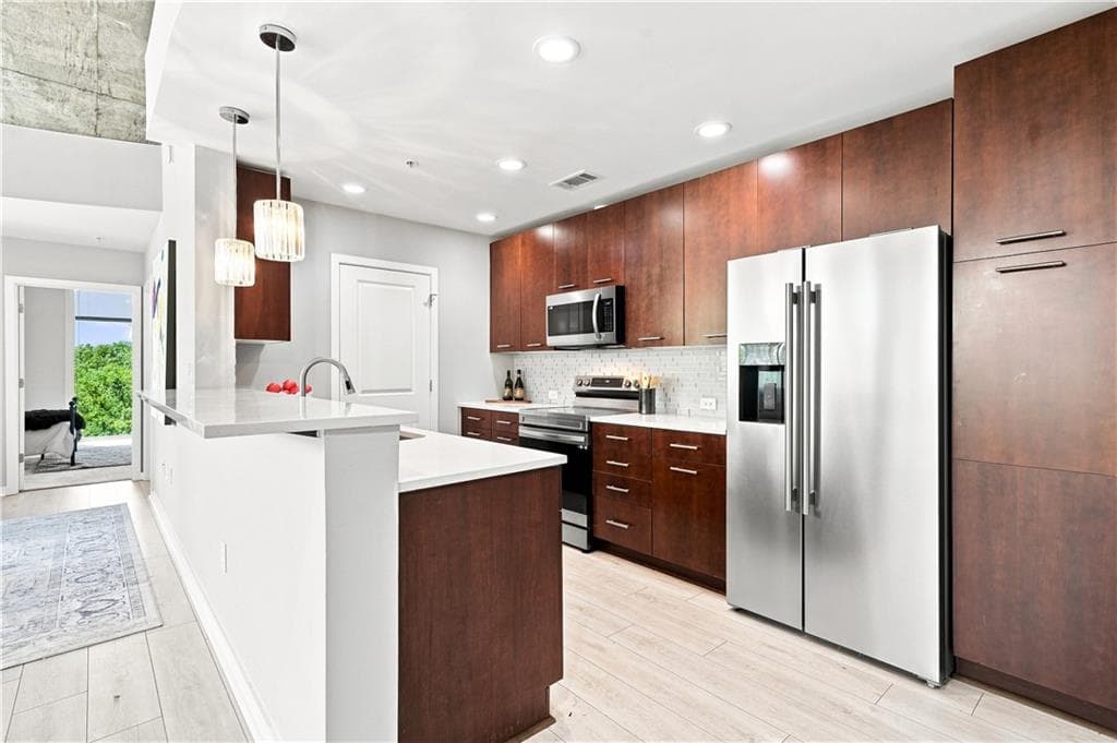 1 bedroom, 1 bathroom, 1,103 sq ft condominium for sale at 3300 Windy Ridge Parkway 621, Atlanta, GA 30339 — photo 9