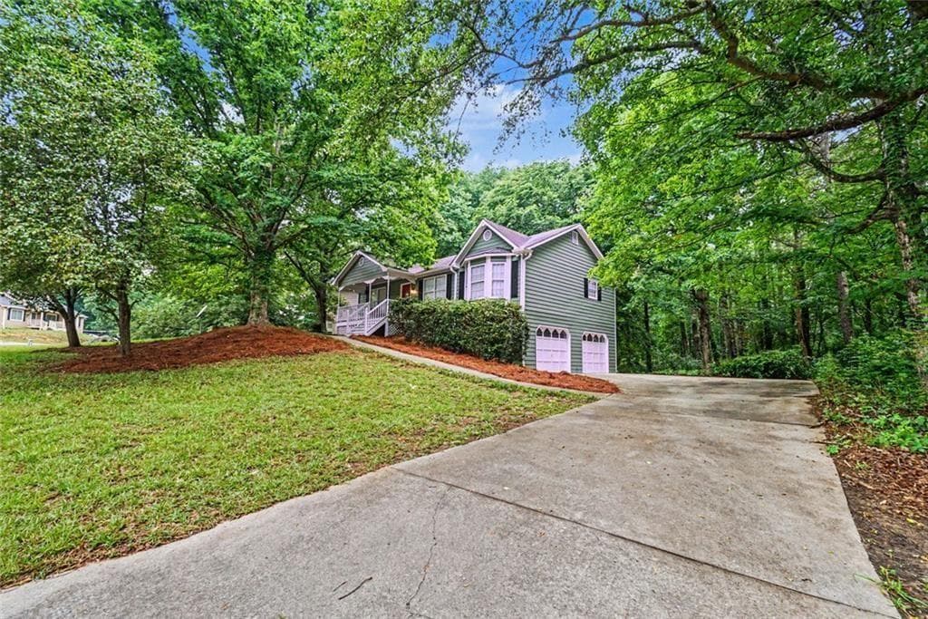 3 bedroom, 3 bathroom, 2,796 sq ft single family residence under contract at 48 Lazy Water Drive, Euharlee, GA 30120 — photo 3