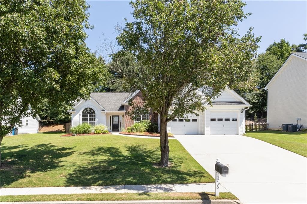 3 bedroom, 2 bathroom, 1,950 sq ft single family residence under contract at 2730 Matlin Way, Buford, GA 30519 — photo 2