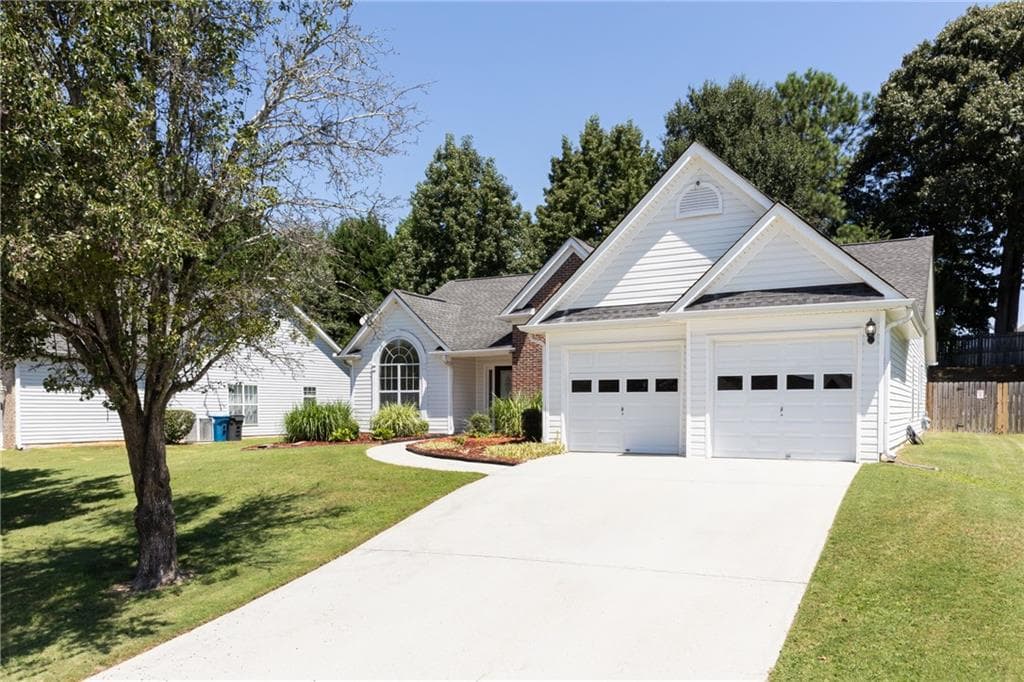 3 bedroom, 2 bathroom, 1,950 sq ft single family residence under contract at 2730 Matlin Way, Buford, GA 30519 — photo 4