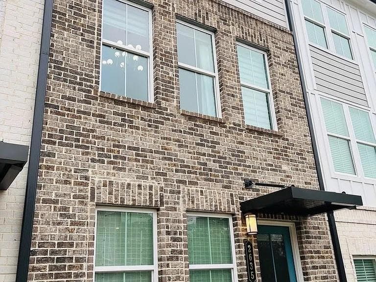 2 bedroom, 4 bathroom, 1,280 sq ft townhouse for sale at 2635 Creekside Drive, Atlanta, GA 30318 — photo 3