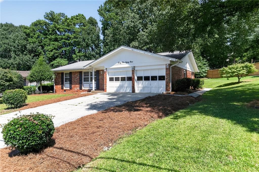 3 bedroom, 2 bathroom, 1,359 sq ft single family residence for sale at 3589 Creatwood Trail, Smyrna, GA 30080 — photo 2