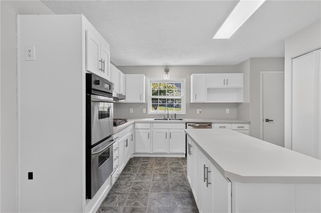 3 bedroom, 2 bathroom, 1,359 sq ft single family residence for sale at 3589 Creatwood Trail, Smyrna, GA 30080 — photo 7