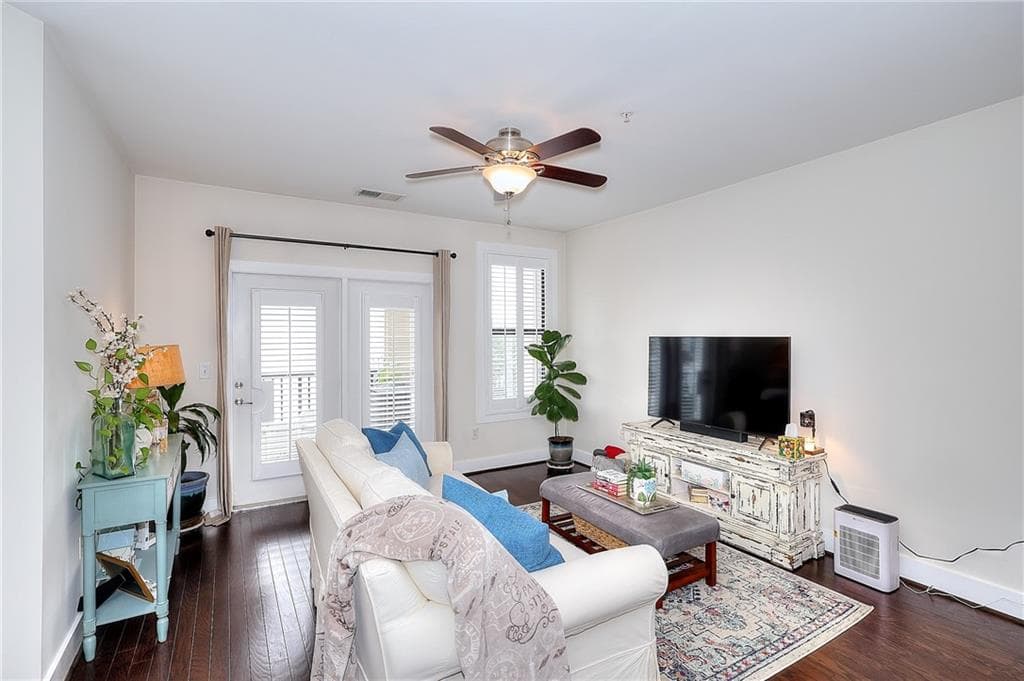 1 bedroom, 2 bathroom, 909 sq ft condominium under contract at 799 Hammond Drive 315, Sandy Springs, GA 30328 — photo 9
