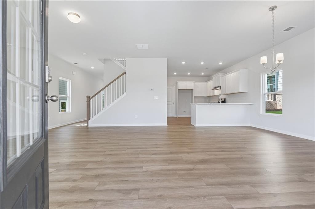 3 bedroom, 3 bathroom, 2,077 sq ft single family residence for sale at 5222 Trace View Drive, Flowery Branch, GA 30542 — photo 4