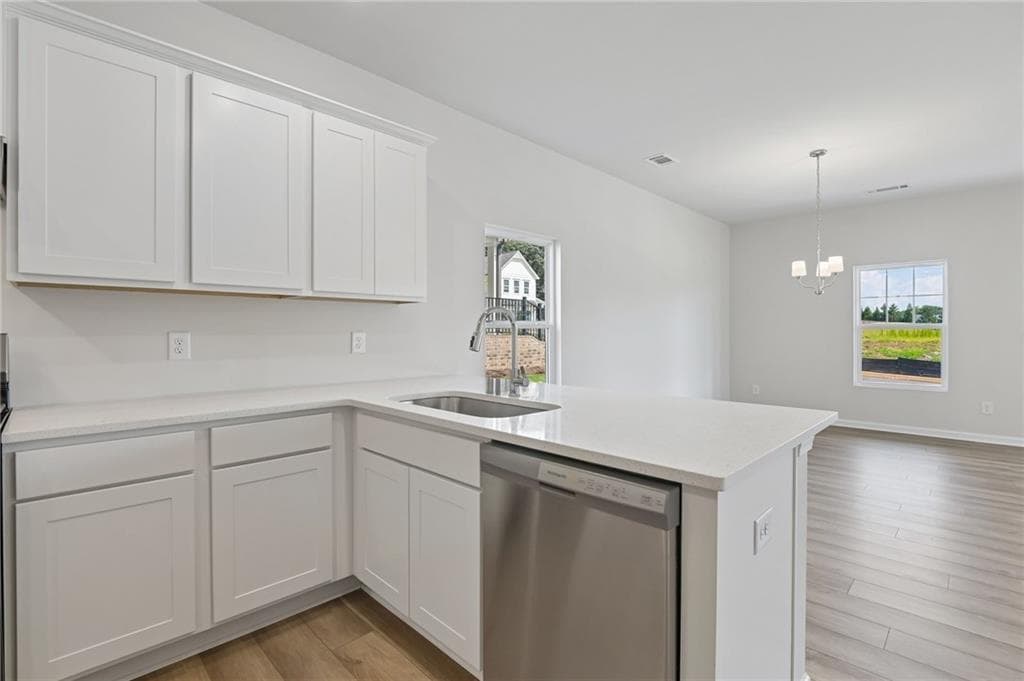 3 bedroom, 3 bathroom, 2,077 sq ft single family residence for sale at 5222 Trace View Drive, Flowery Branch, GA 30542 — photo 9