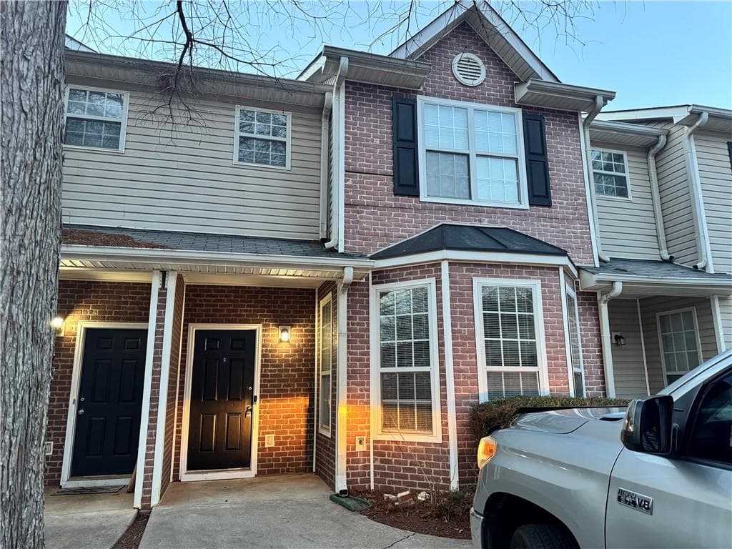 3 bedroom, 3 bathroom, 1,441 sq ft townhouse for sale at 2468 brianna Drive, Hampton, GA 30228