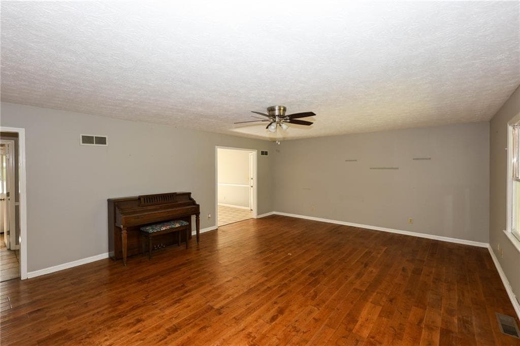 3 bedroom, 2 bathroom, 1,816 sq ft single family residence for sale at 2186 Ewing Chapel Road, Dacula, GA 30019 — photo 6