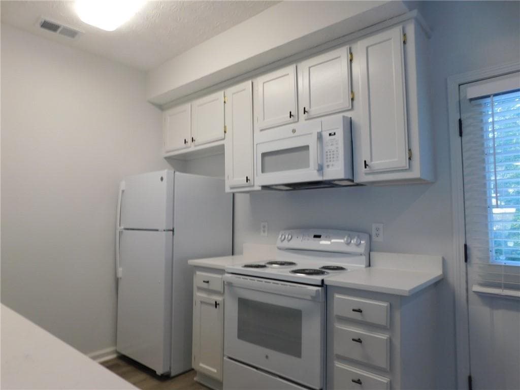 2 bedroom, 2 bathroom duplex for rent at 58 A Brentwood Lane, Dawsonville, GA 30534 for $1,430 a month — photo 5