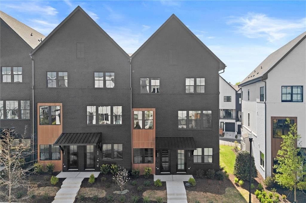 2 bedroom, 4 bathroom, 1,644 sq ft townhouse for sale at 642 Soul Alley 105, Alpharetta, GA 30009