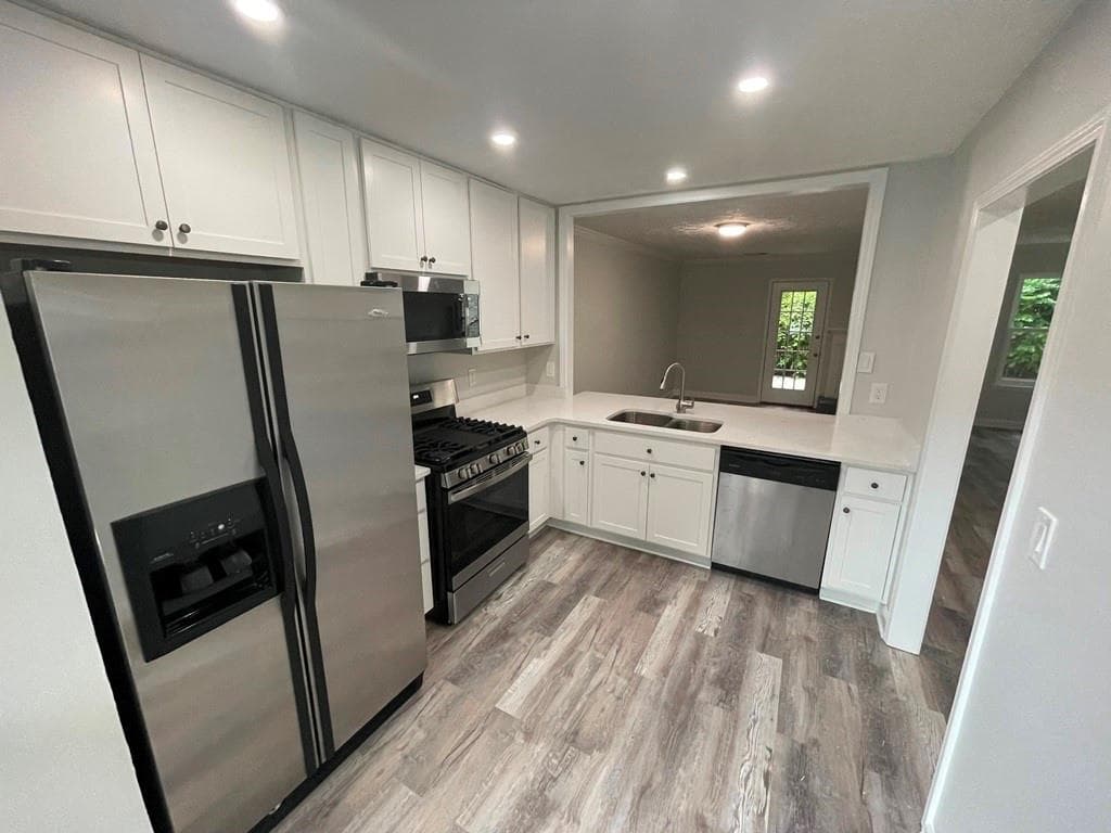 2 bedroom, 3 bathroom, 1,355 sq ft townhouse for rent at 2260 Newport Landing, Alpharetta, GA 30009 for $2,200 a month — photo 3