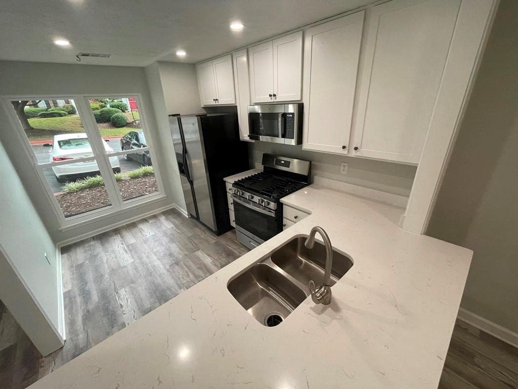 2 bedroom, 3 bathroom, 1,355 sq ft townhouse for rent at 2260 Newport Landing, Alpharetta, GA 30009 for $2,200 a month — photo 4