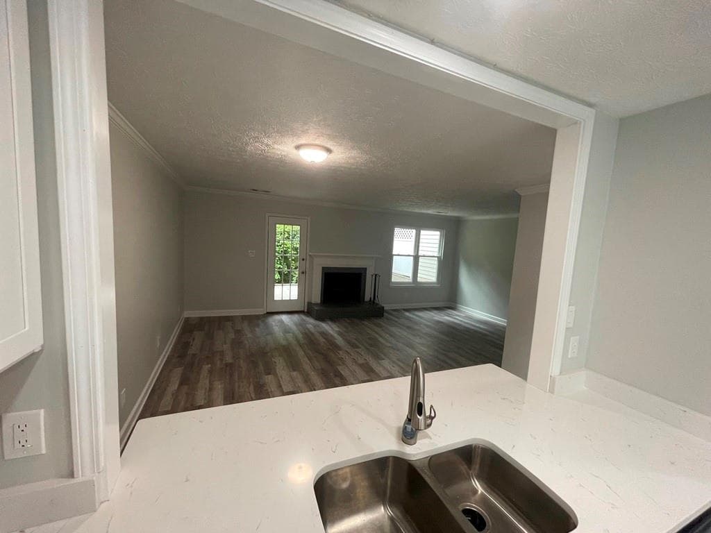 2 bedroom, 3 bathroom, 1,355 sq ft townhouse for rent at 2260 Newport Landing, Alpharetta, GA 30009 for $2,200 a month — photo 5