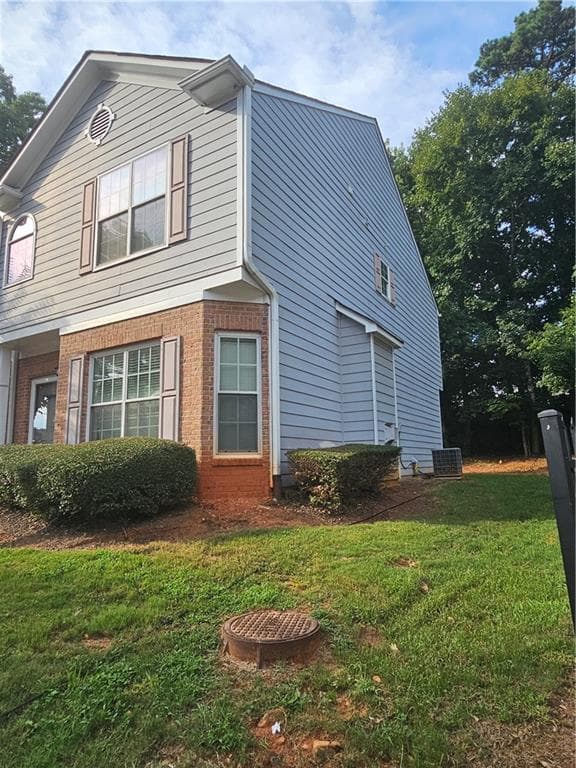 3 bedroom, 3 bathroom, 1,464 sq ft condominium for sale at 2511 Walden Lake Drive, Decatur, GA 30035 — photo 2