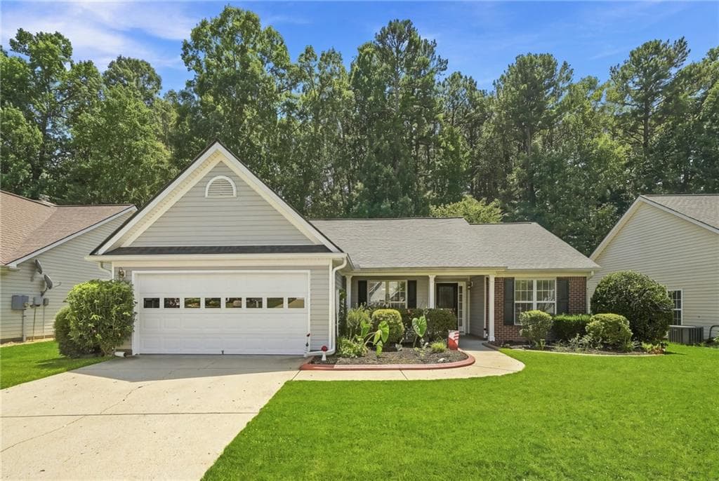 3 bedroom, 2 bathroom, 2,001 sq ft single family residence for sale at 3319 Mcever Park Circle, Acworth, GA 30101