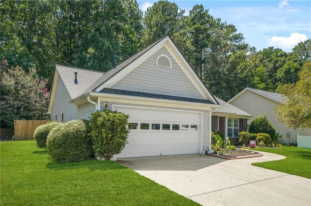 3 bedroom, 2 bathroom, 2,001 sq ft single family residence for sale at 3319 Mcever Park Circle, Acworth, GA 30101 — photo 2
