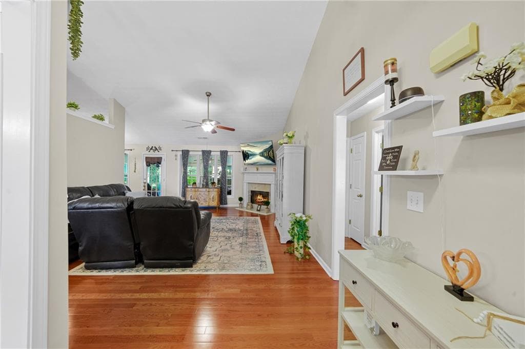 3 bedroom, 2 bathroom, 2,001 sq ft single family residence for sale at 3319 Mcever Park Circle, Acworth, GA 30101 — photo 5