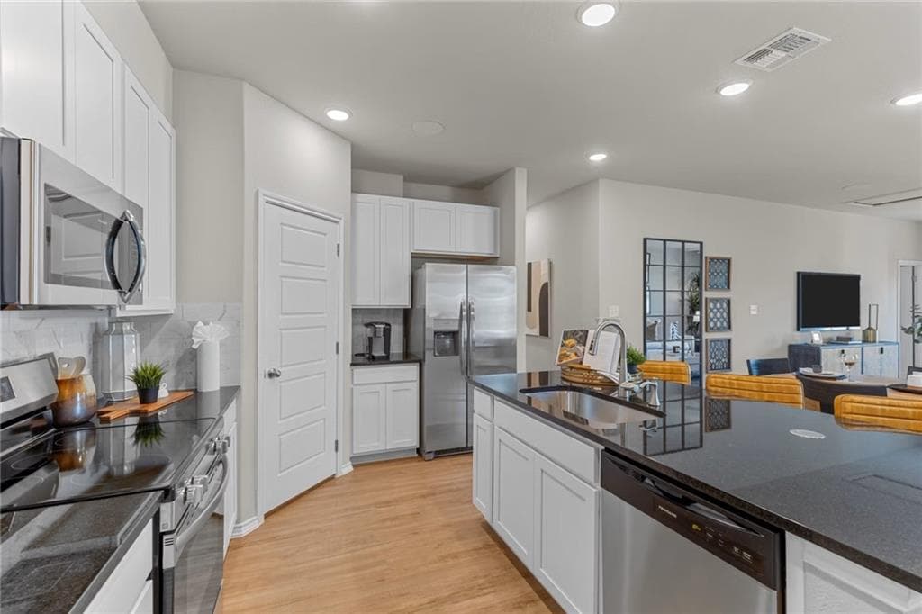 5 bedroom, 3 bathroom, 2,128 sq ft single family residence for sale at 127 Greene Farm Trail, Cartersville, GA 30120 — photo 7