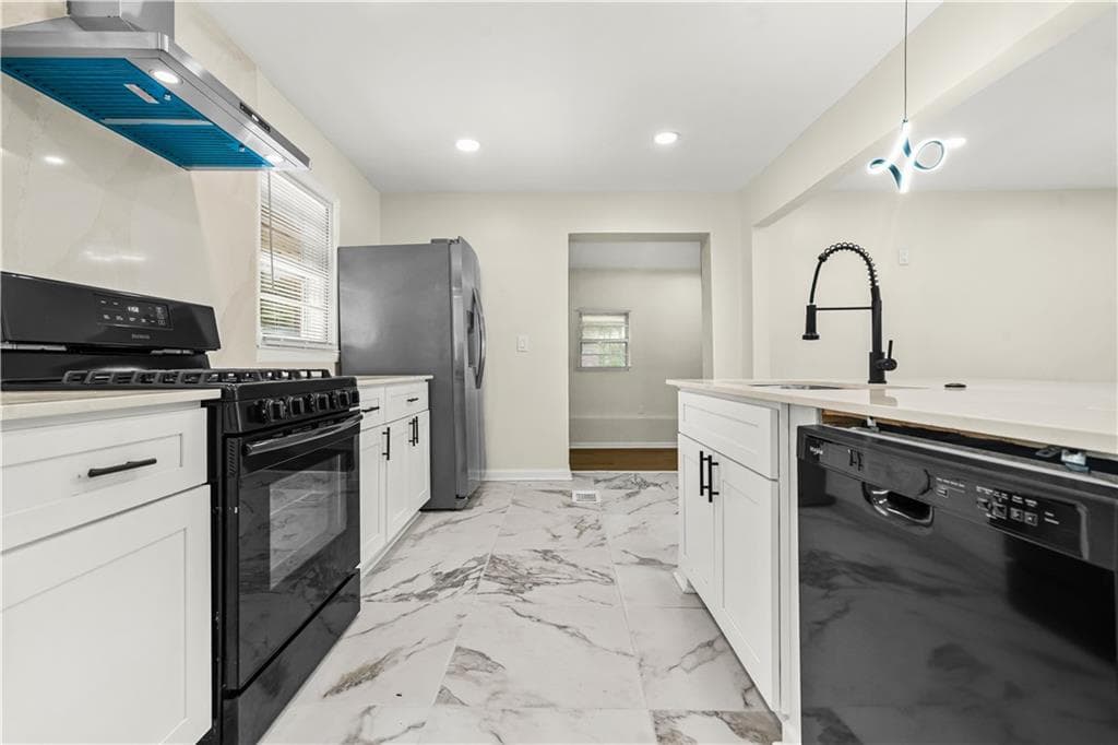 4 bedroom, 3 bathroom, 1,526 sq ft single family residence for sale at 2908 Browns Mill Road, Atlanta, GA 30354 — photo 7