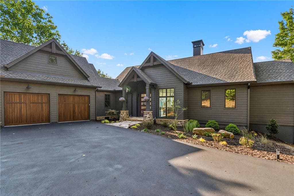 4 bedroom, 4 bathroom, 4,202 sq ft single family residence for sale at 252 Wild Turkey Bluff, Jasper, GA 30143 — photo 3